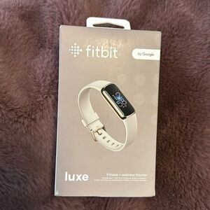 fitbit luxe, lunar white band, NEW